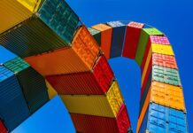 Ile trwa ładowanie samochodu elektrycznego na stacji?