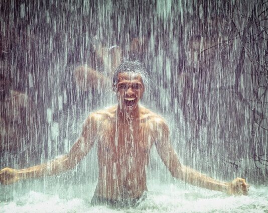 Czy można odpalać na kable w deszczu?