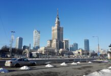 Ile w Polsce jest Tesli?