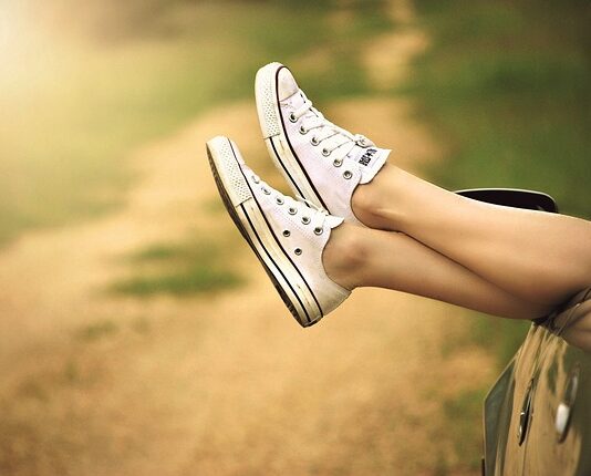 Jak zostawić samochód na biegu?