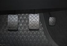 Co zrobić gdy trzyma hamulec ręczny?