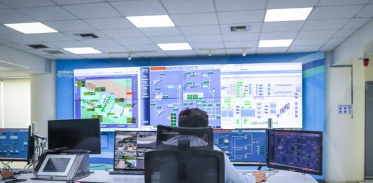 Jak zarządzać flotą z użyciem zaawansowanych systemów monitorowania